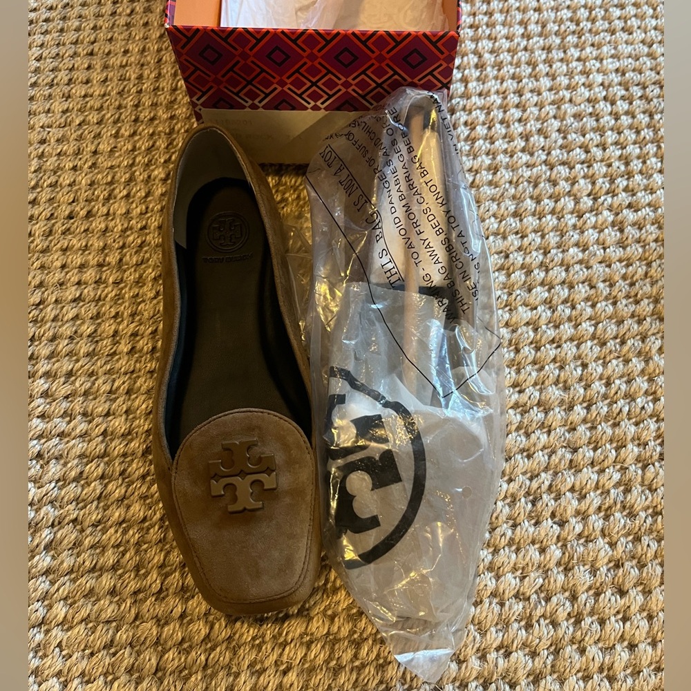 NWT Tory Burch Fitz Loafer in Suede “River Rock”. Comes with original box